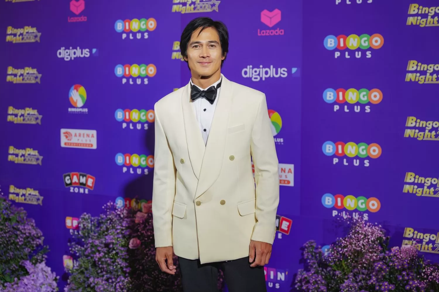 Piolo Pascual, BingoPlus ambassador, posing at the BP Night 2025 ‘purple carpet’.